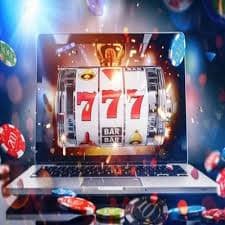Ilustrasi enkripsi dan perlindungan data digital bagi pengguna platform online